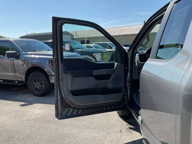 Used 2022 Gray Ford XLT image 30