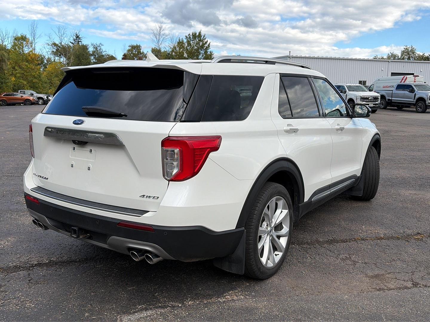 Used 2023 Star White Metallic Tri-Coat Ford Platinum image 10