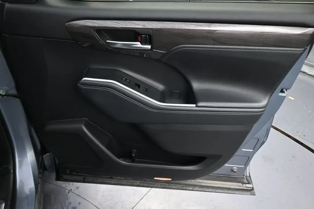 Used 2021 Blue Toyota Platinum image 13
