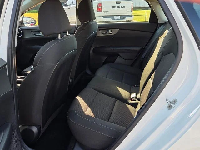 Used 2020 White Kia LXS image 6