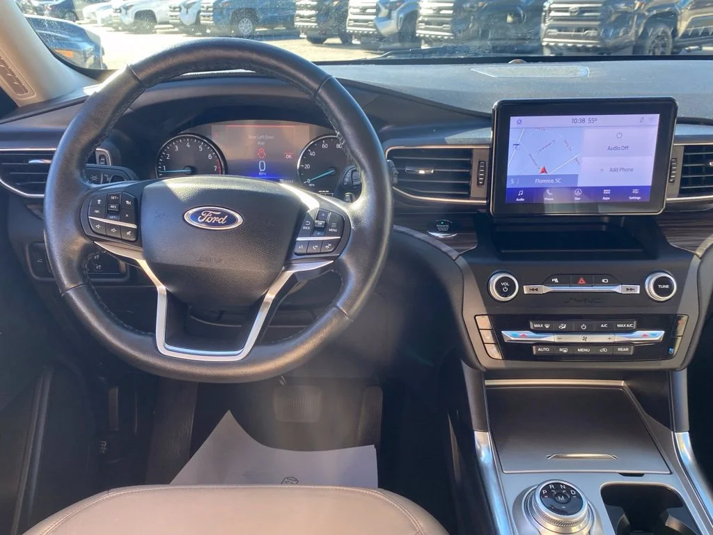 Used 2020 White Ford Limited image 8