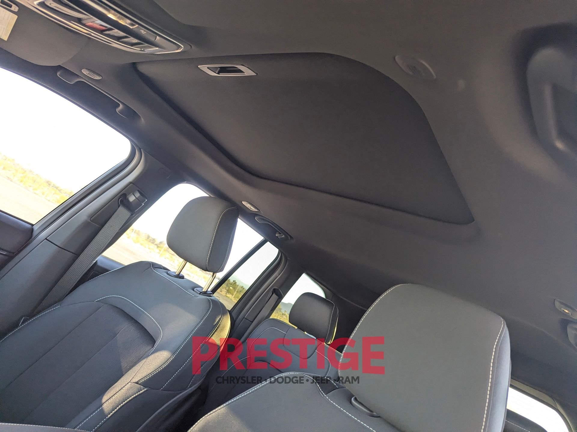New 2026 Diamond Black Crystal Pearl-Coat Exterior Paint Jeep Laredo X image 24