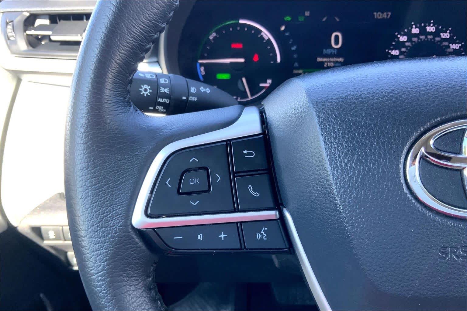 Used 2025 Midnight Black Metallic Toyota XLE image 21