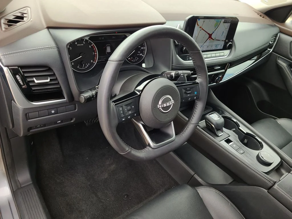 Used 2022 Gray Nissan SL image 24