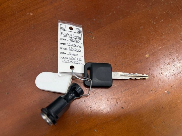 Used 2020 White Nissan SV image 32