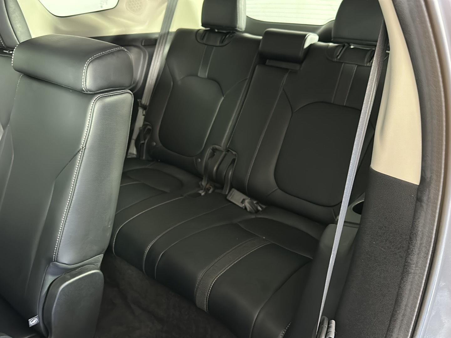 Used 2024 Sonic Gray Pearl Honda Touring image 22