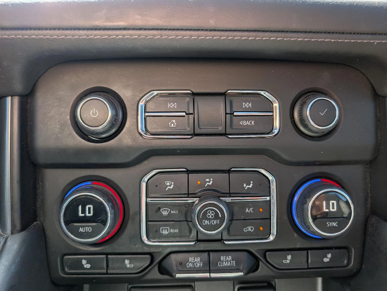 Used 2023 Sterling Gray Metallic Chevrolet Z71 image 17
