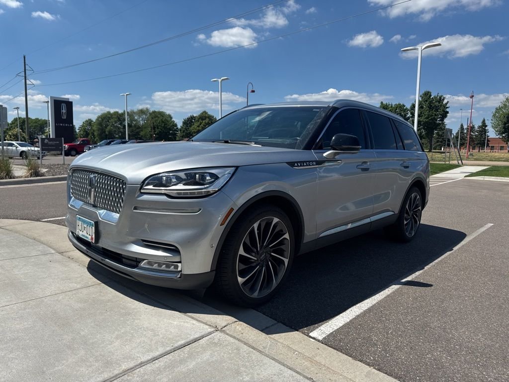 Used 2020 Silver Lincoln Reserve image 3
