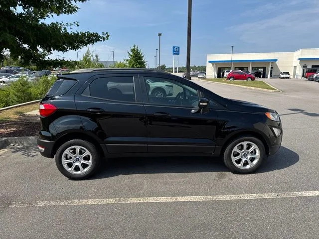 Used 2018 Shadow Black Ford SE image 4