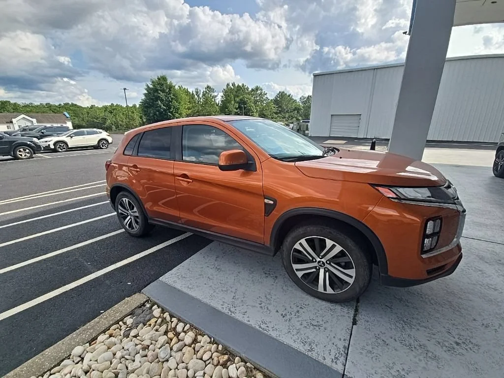 Used 2022 Orange Mitsubishi ES image 9