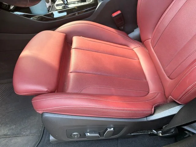 Used 2024 Gray BMW xDrive30i image 10