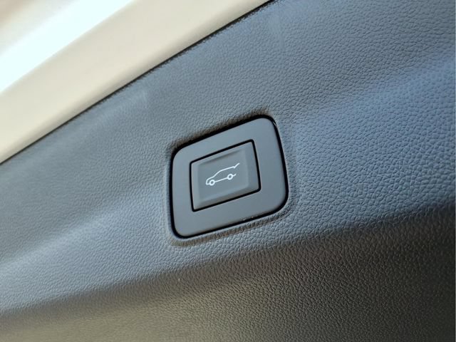 New 2026 Summit White Chevrolet LT image 20