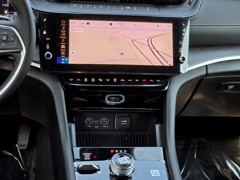 New 2027 Gray Jeep Limited image 30