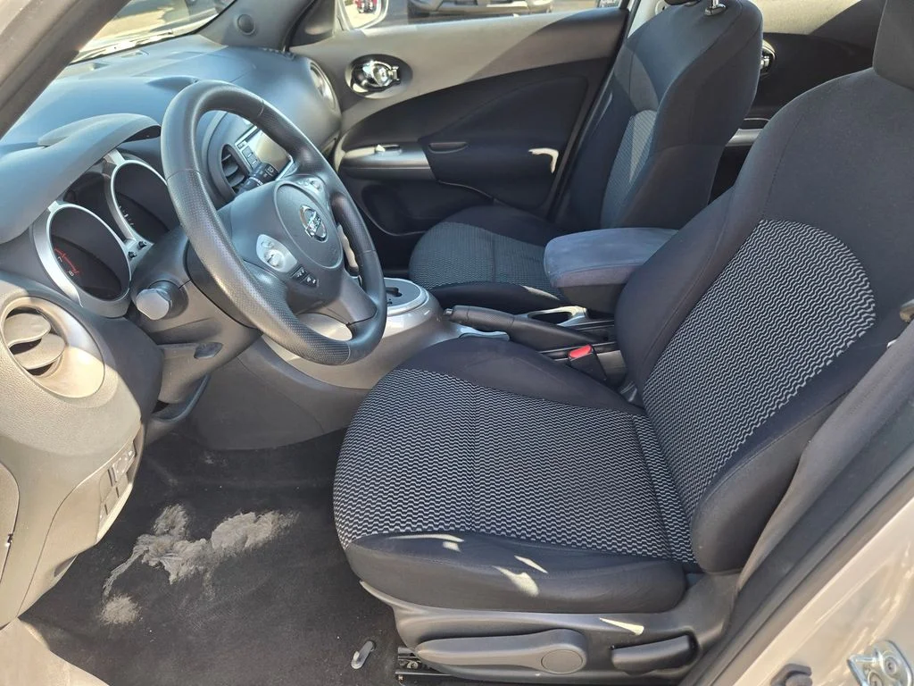 Used 2016 Silver Nissan S image 13