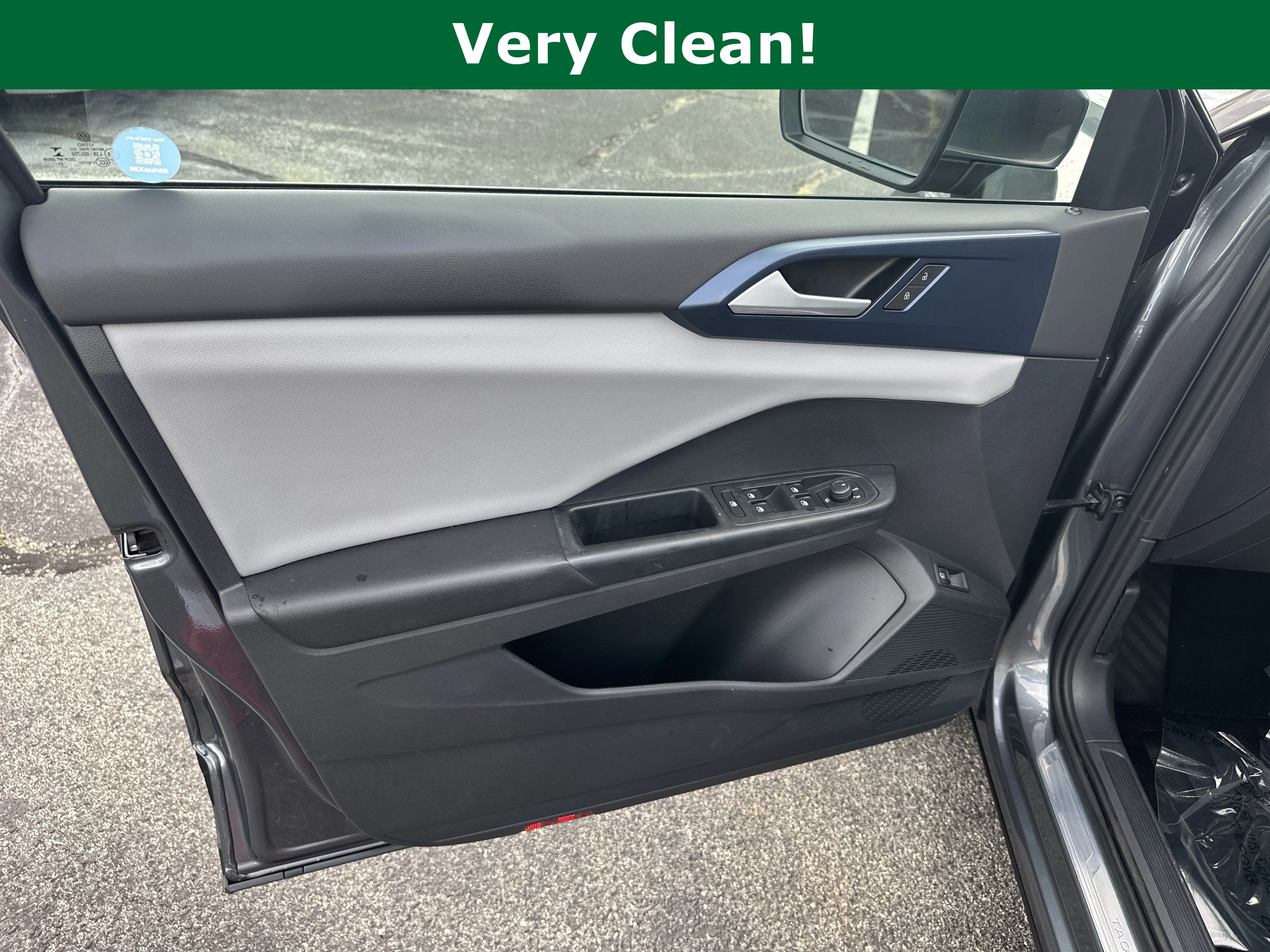 Used 2022 Platinum Gray Metallic Volkswagen SE image 10