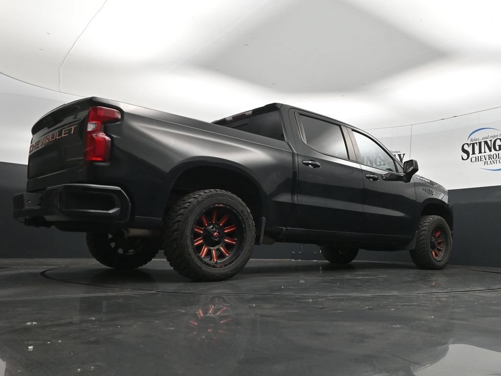 Used 2019 BLACK Chevrolet RST image 32