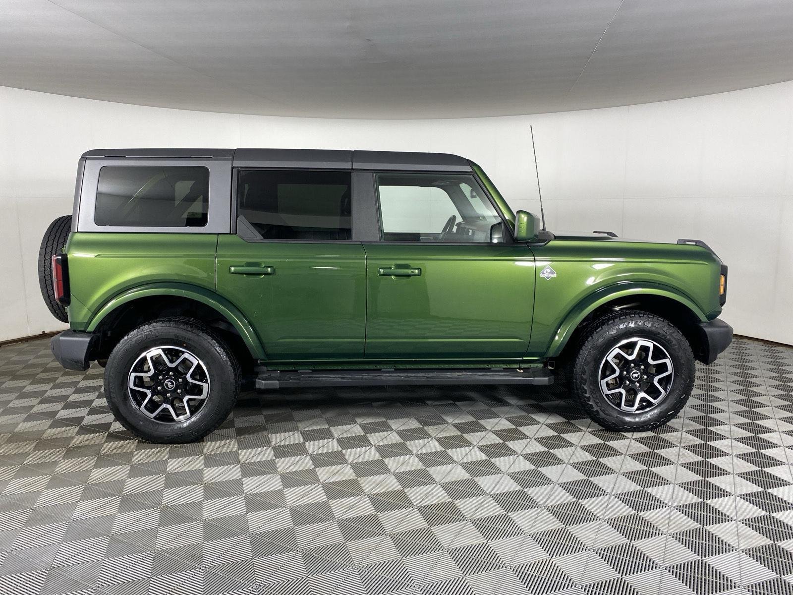 Used 2024 Eruption Green Ford Outer Banks image 18
