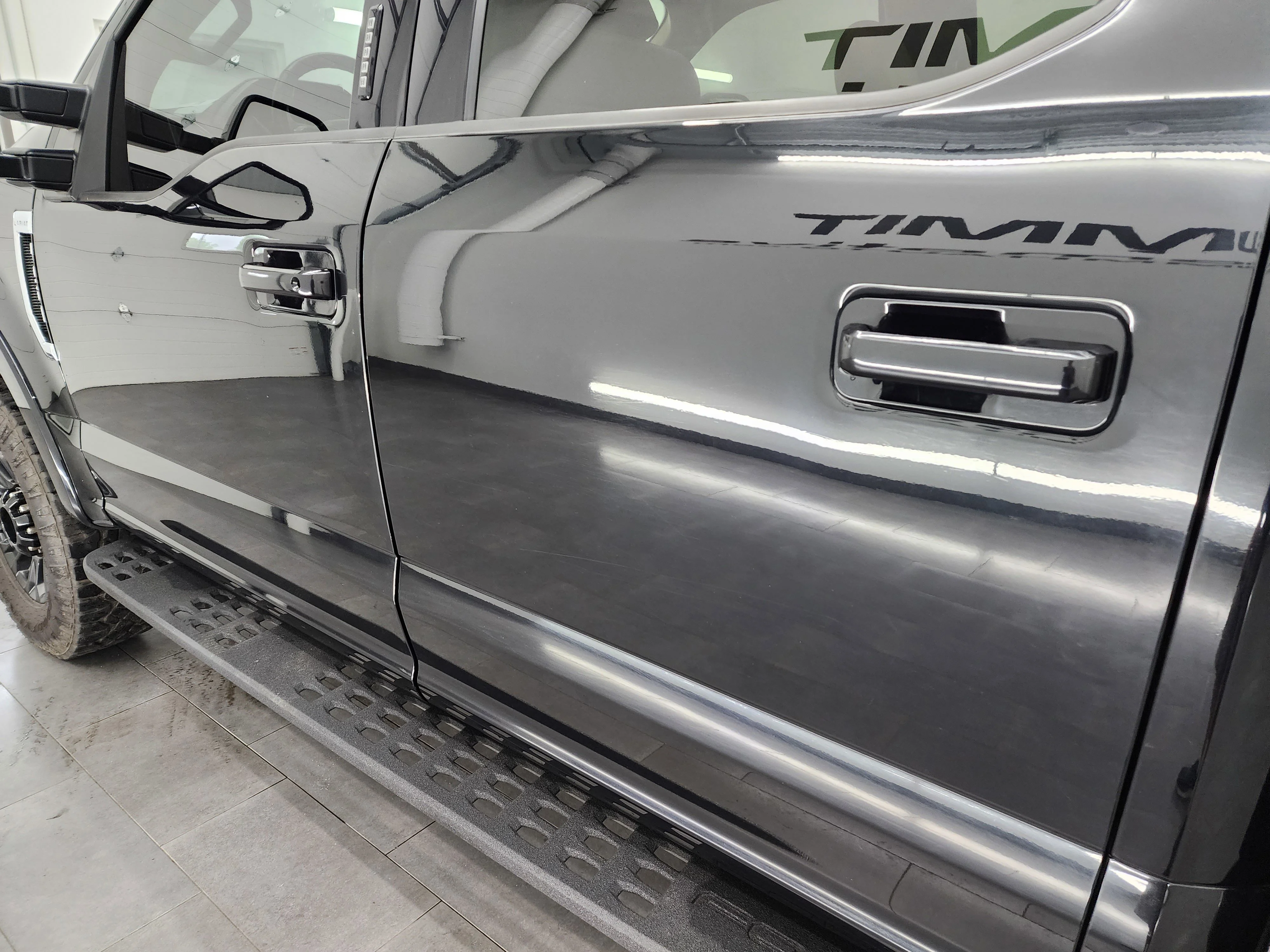 Used 2022 Agate Black Metallic Ford Lariat image 33