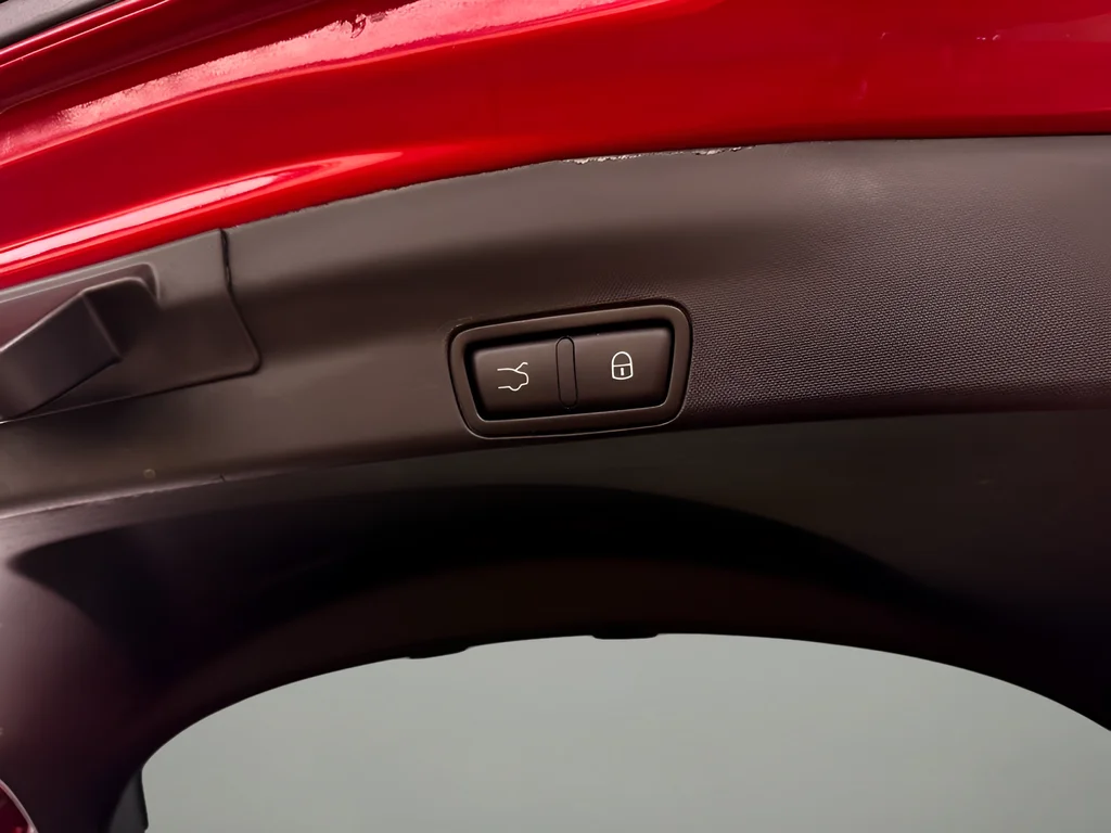 Used 2025 Red Alfa Romeo Base image 23