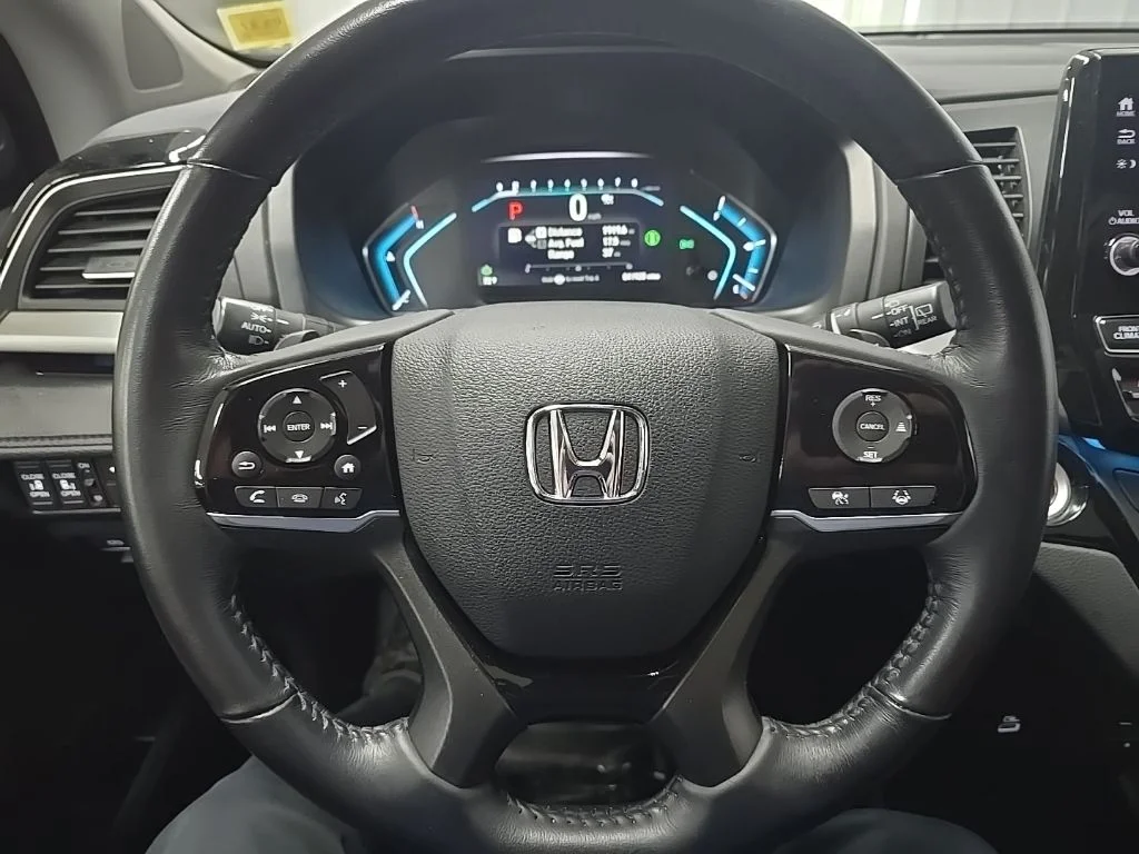 Used 2022 Platinum White Pearl Honda Touring image 19