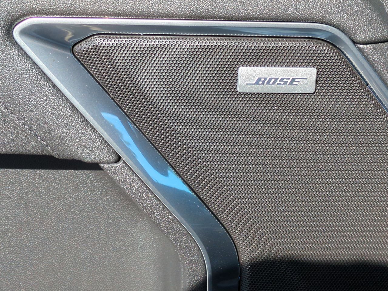 New 2026 Sterling Metallic GMC Elevation image 25