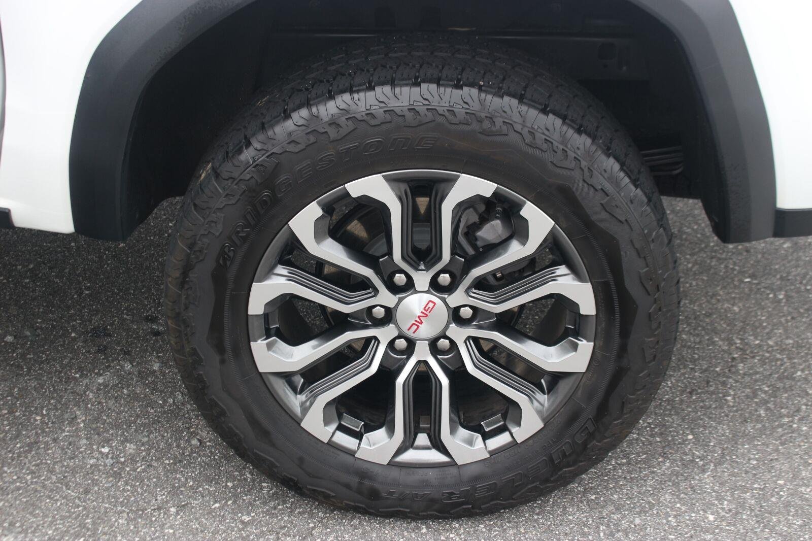 Used 2024 Summit White GMC Denali image 39