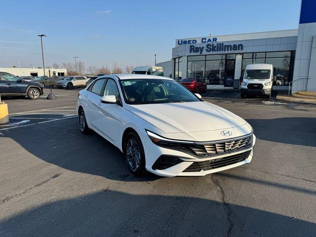 New 2026 White Hyundai Blue image 1