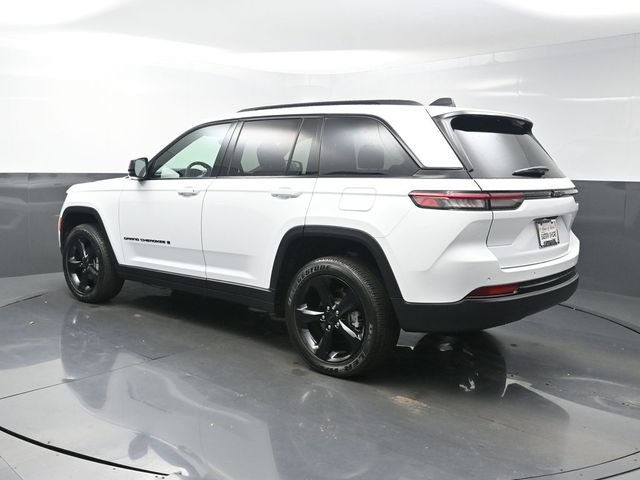 Used 2025 White Jeep Altitude X image 5