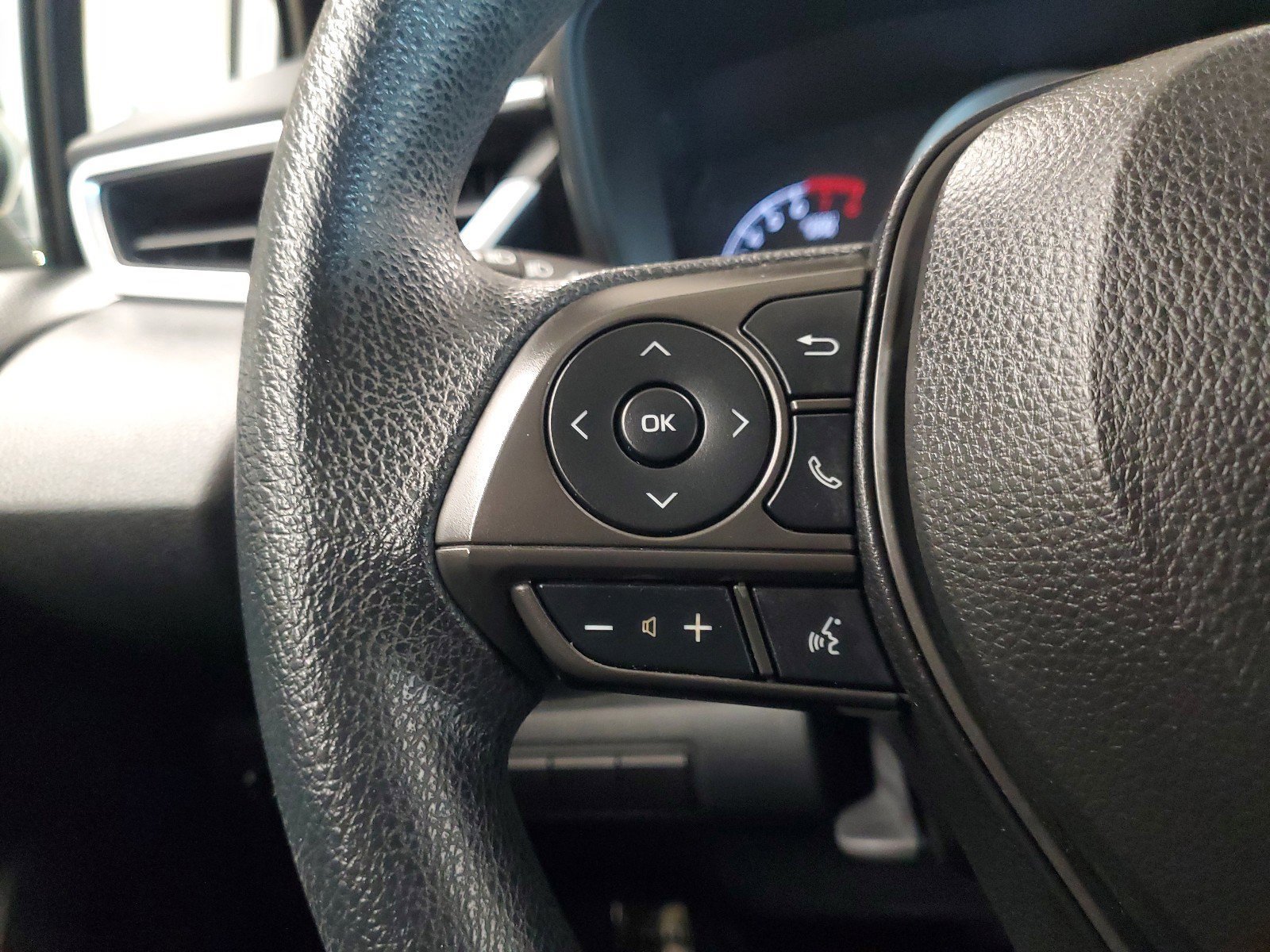 Used 2021 Classic Silver Metallic Toyota LE image 23