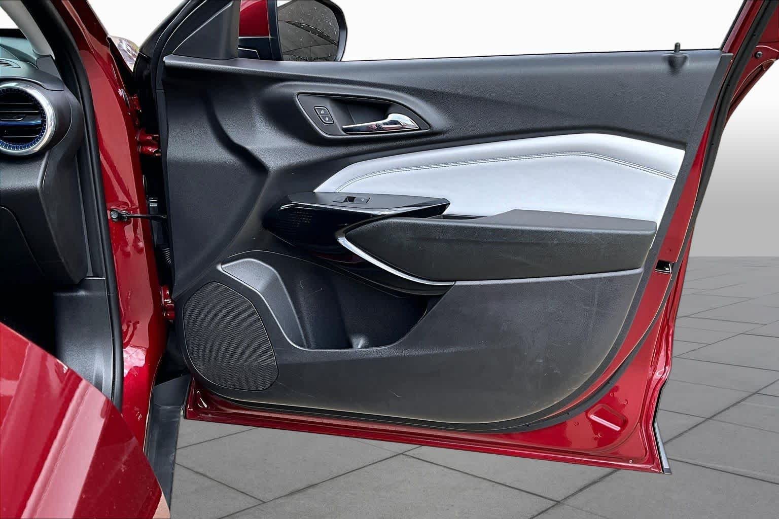 Used 2025 Crimson Metallic Chevrolet LT image 25