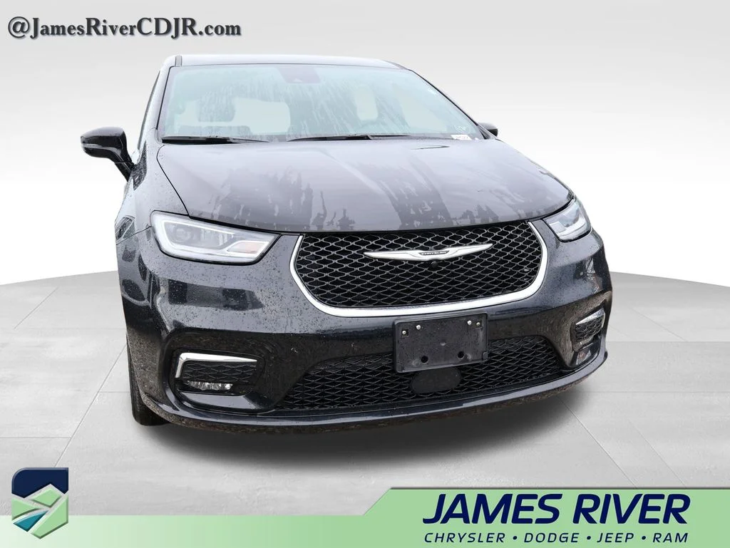 Used 2025 Black Chrysler Select image 7