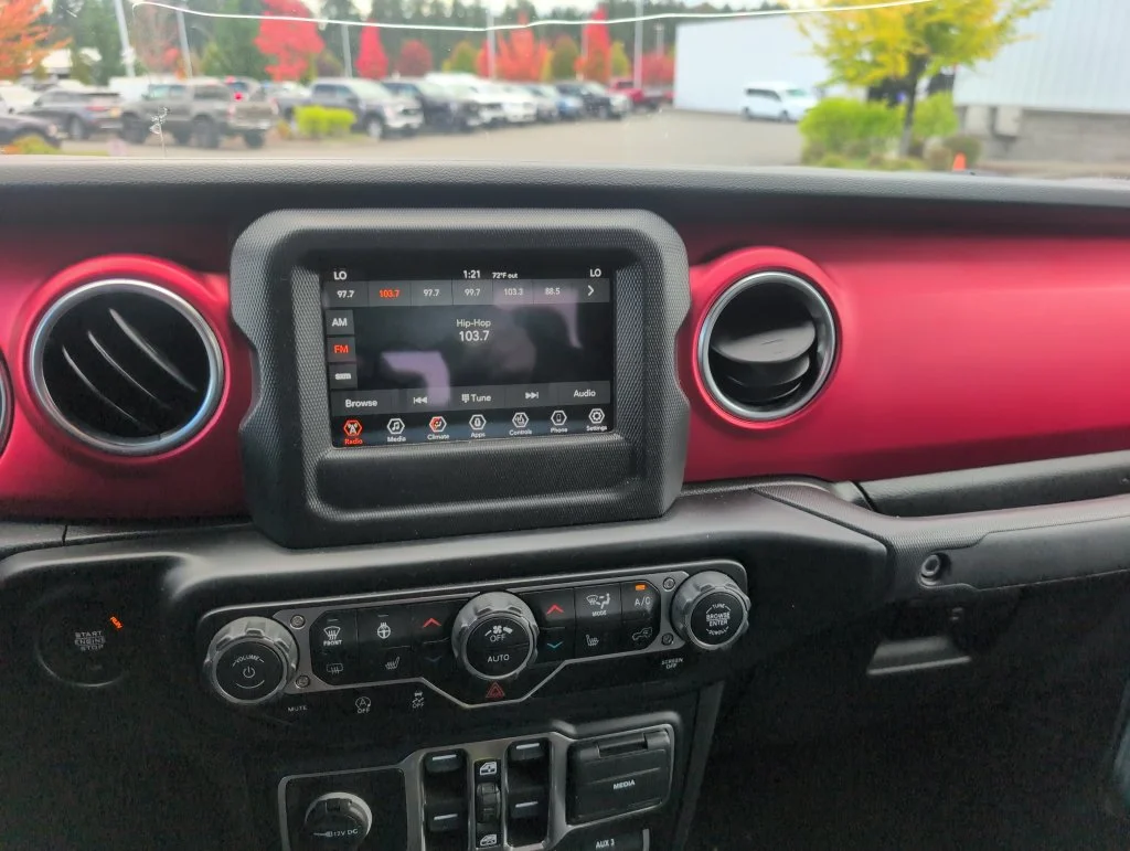 Certified Used 2021 White Jeep Rubicon image 24