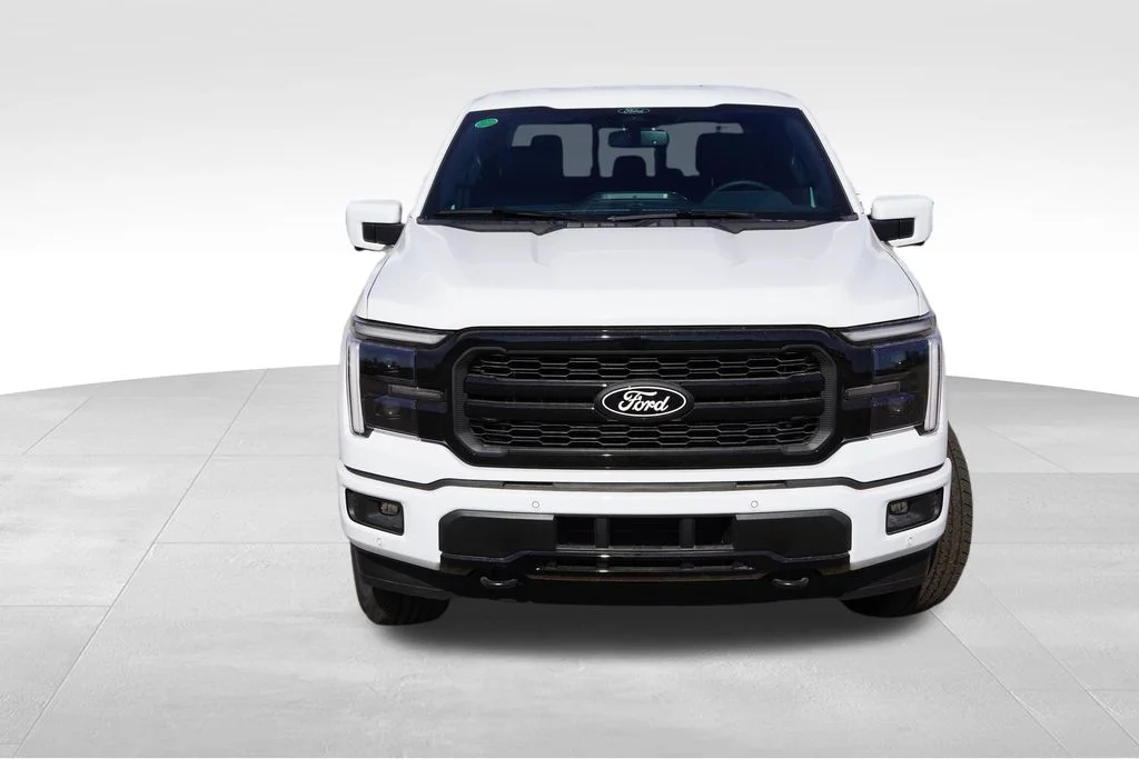 New 2026 Oxford White Ford Lariat image 8