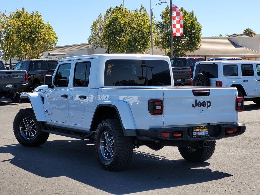 Used 2025 White Jeep Mojave image 6