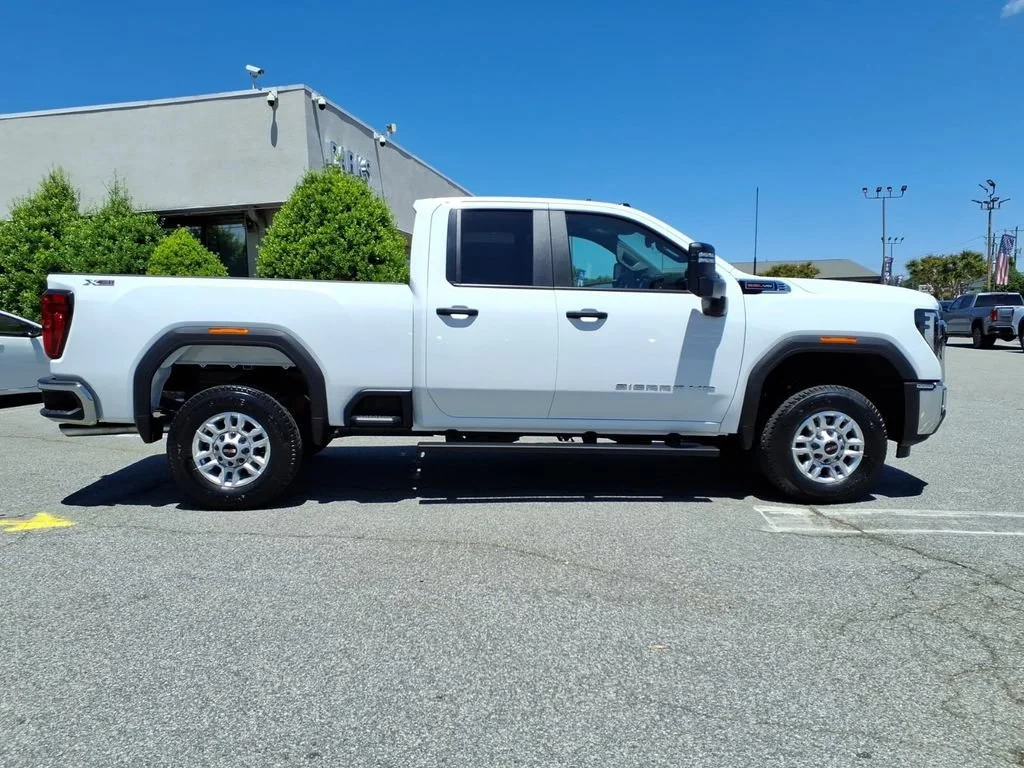 New 2026 Summit White GMC Pro image 30