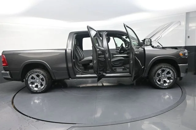 New 2026 Granite Crystal Metallic Clearcoat RAM Big Horn/Lone Star image 39