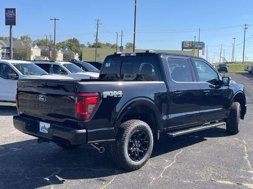 New 2026 Black Ford XLT image 3
