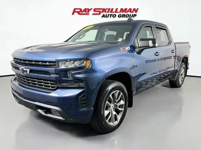 Used 2019 Blue Chevrolet RST image 3