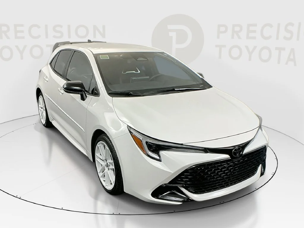 Used 2026 Ice Cap Toyota SE image 1