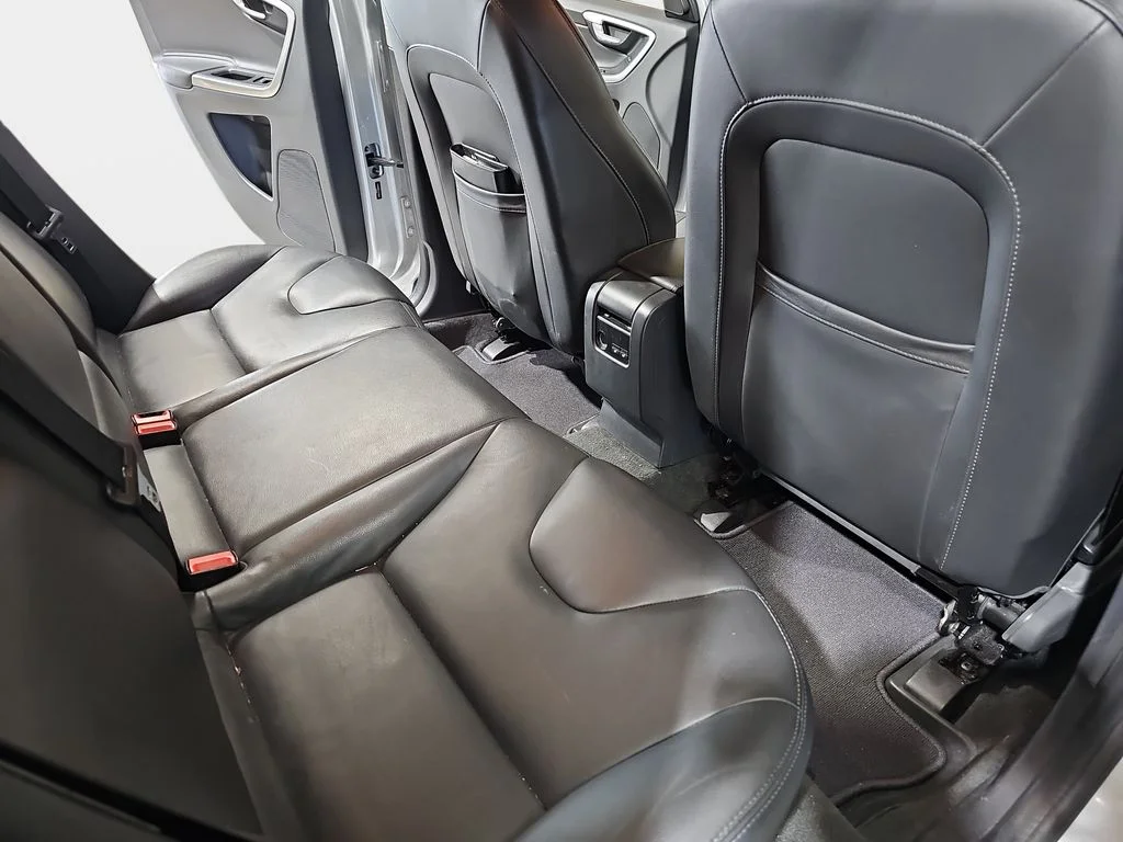 Used 2015 Silver Volvo T6 image 13