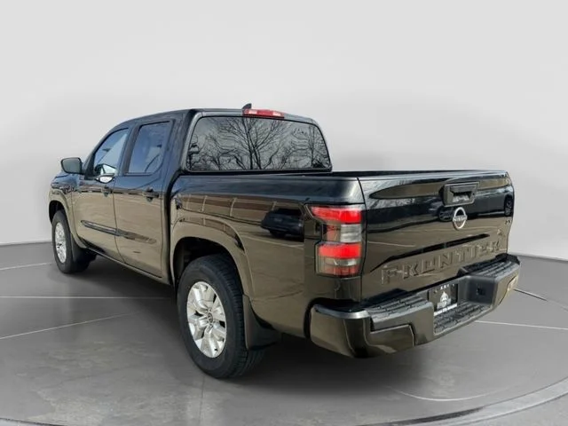 Used 2022 Black Nissan SV image 5