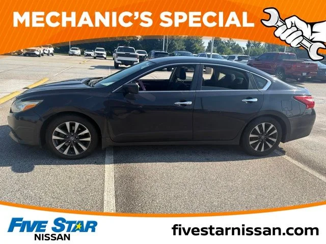 Used 2017 Blue Nissan 2.5 SV image 17