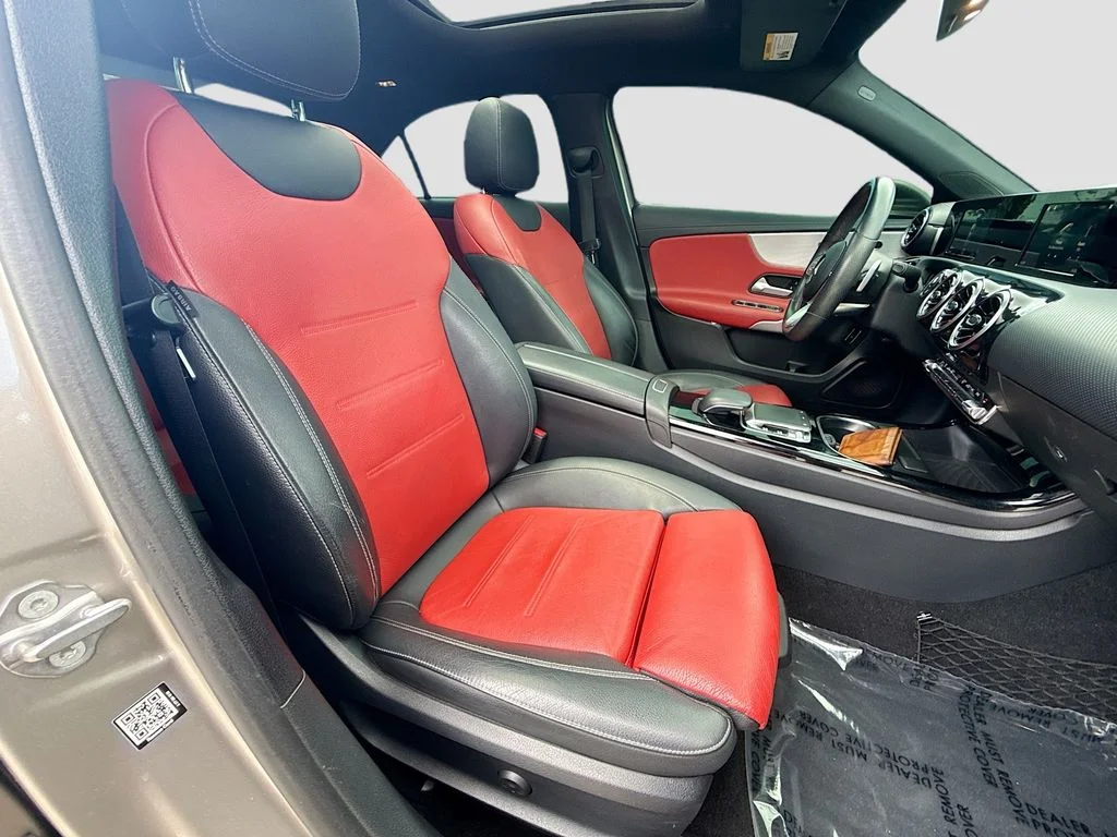 Used 2019 Gold Mercedes-Benz A 220 image 28