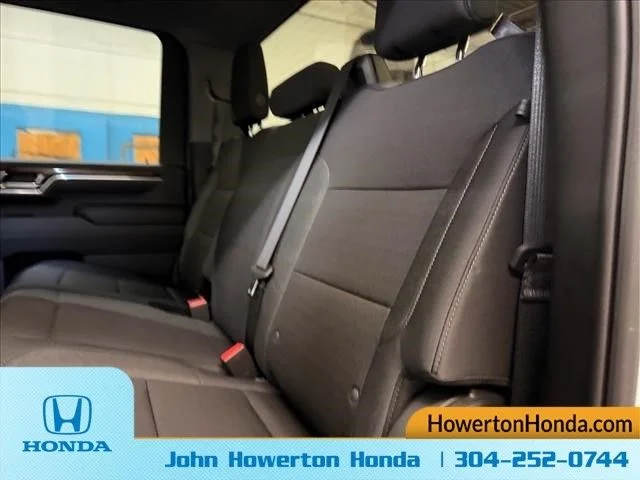 Used 2025 White Chevrolet LT image 15