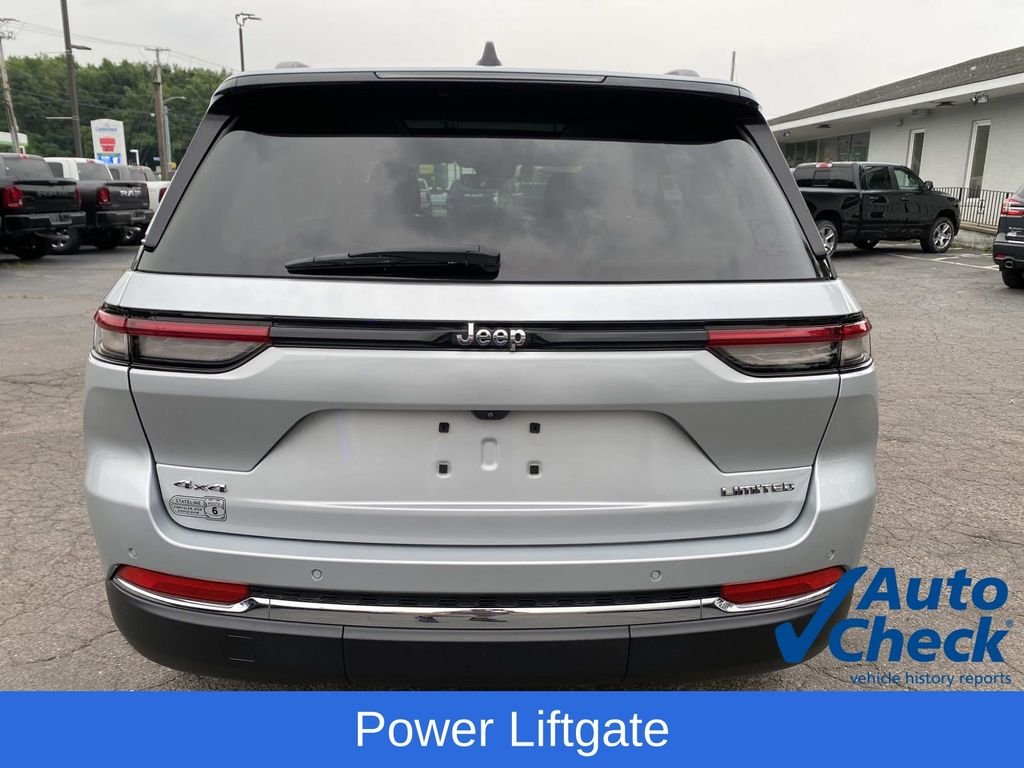 Used 2023 Silver Jeep Limited image 5