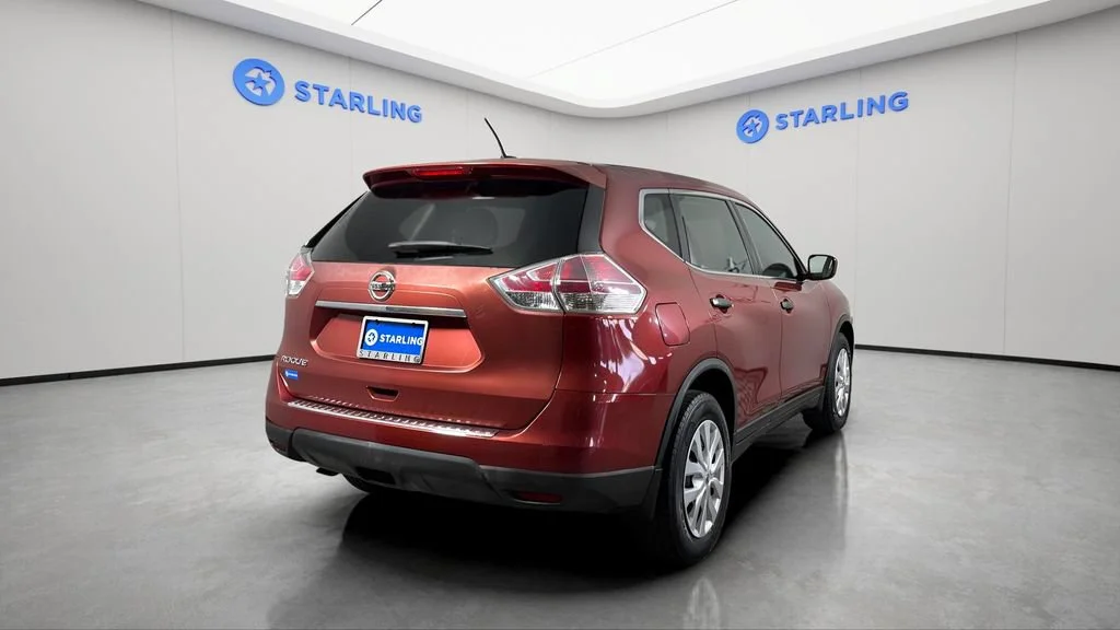Used 2016 Red Nissan S image 8