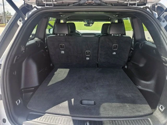 Used 2024 Silver Jeep Limited image 23