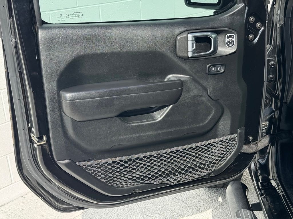 Used 2020 Black Jeep Sport image 24