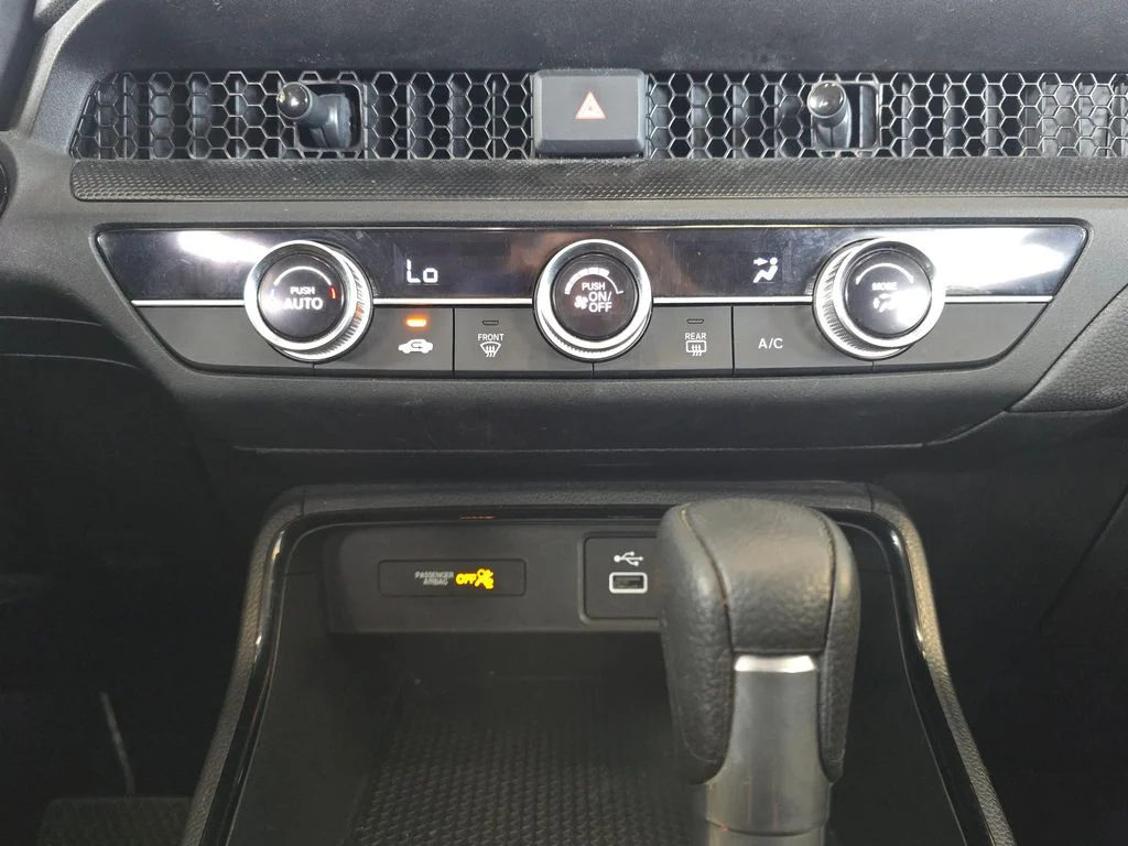 Used 2025  Honda LX image 16
