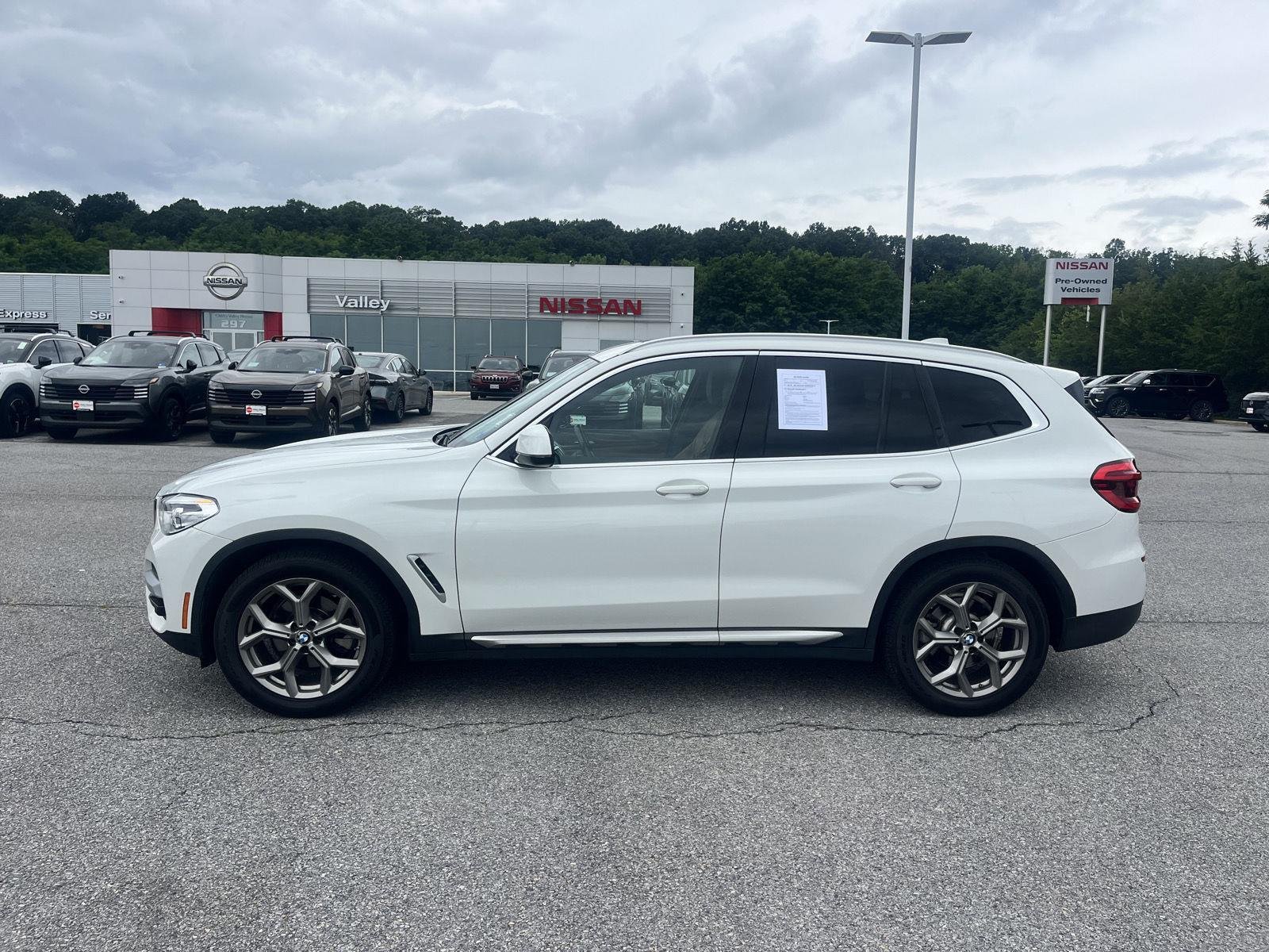 Used 2021 Alpine White BMW xDrive30i image 4